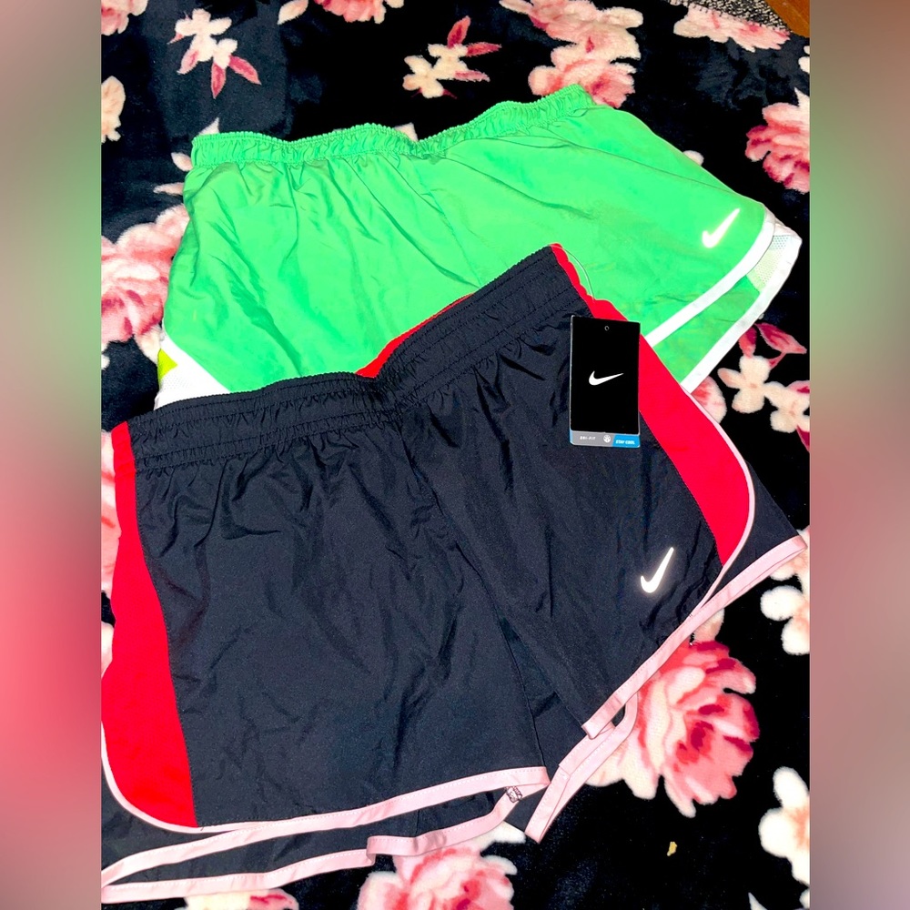 Nike Shorts ❤️💚